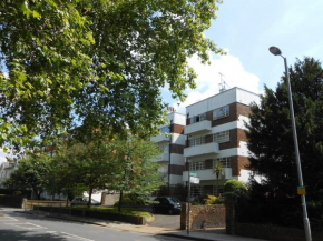 2 Bed Apartment in Viceroy Lodge Central Surbiton Kingston Upon Thames